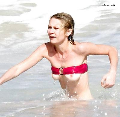 25P Celebrity Pokies Oops Upskirt Nude