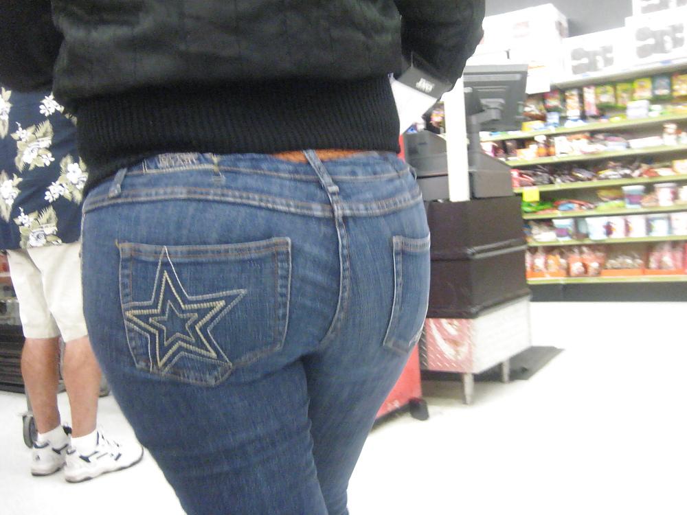 15P CANDID BOOTY VOYEUR