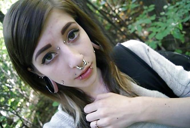 18P Piercings,mods,tats and sexyness