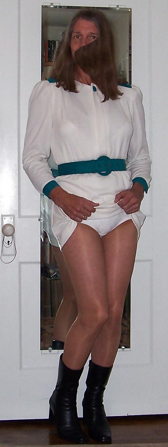 12P Crossdressing - Stewardess