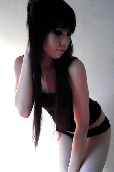 21P Emo Girls