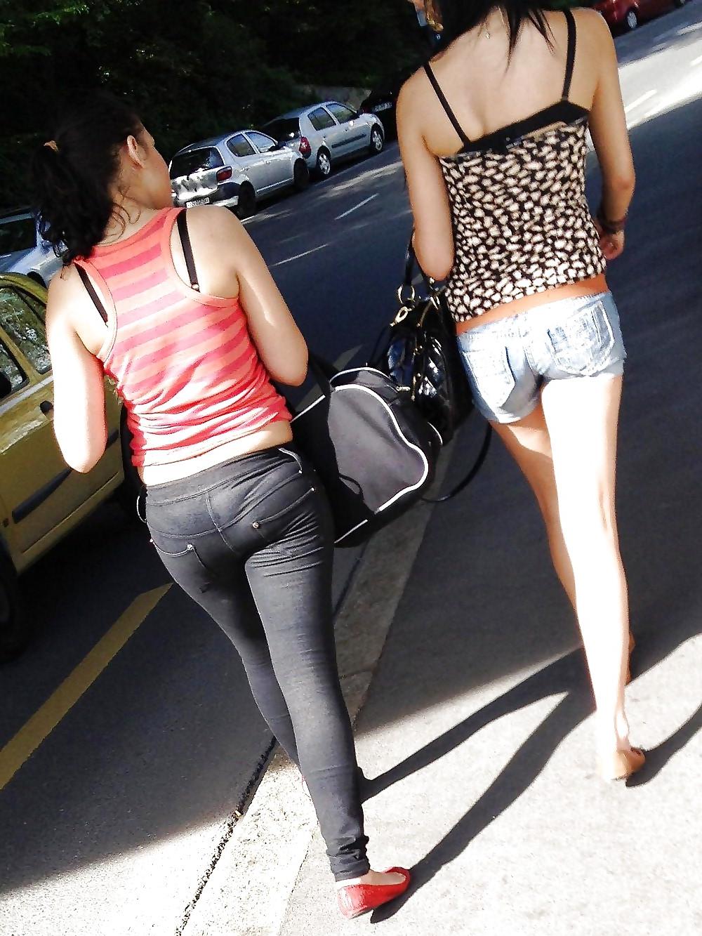 6P Osservando per strada ------------------ in the street