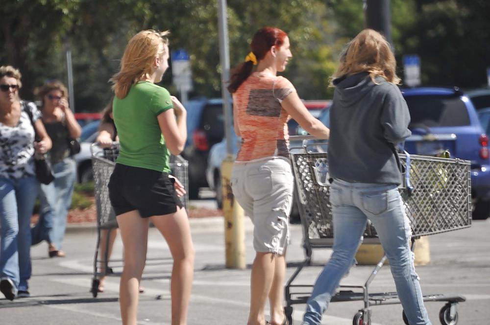 20P Random MILF Booty