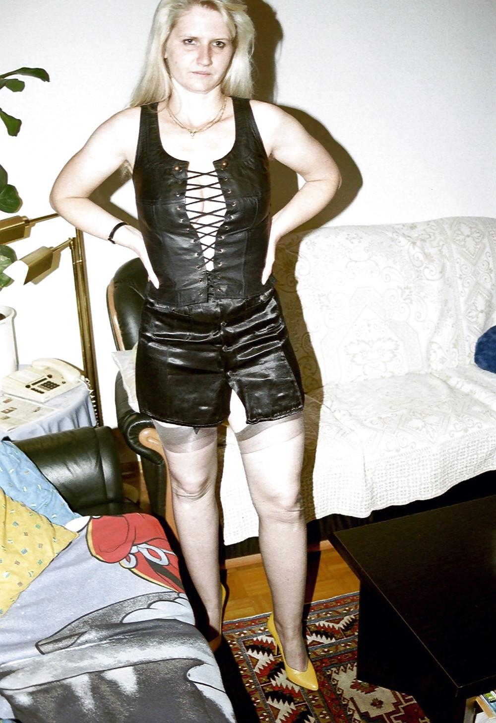 12P SAG - Black Corded Lth Bustier & Stockings & Yellow Heels 03