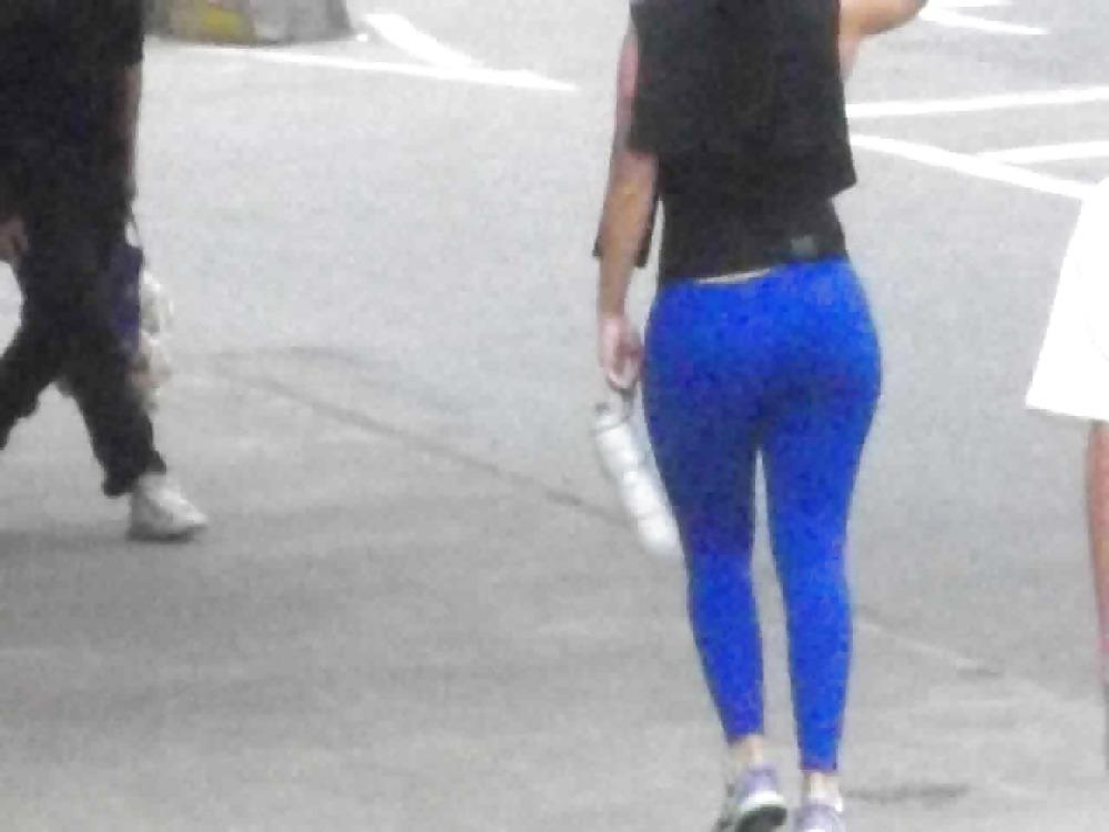 13P Ass in the street