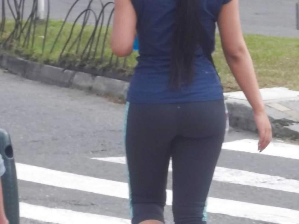 13P Ass in the street