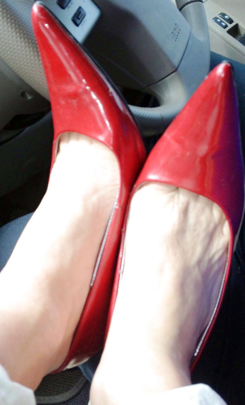 25P Red Pumps tied up and feet,dried cum