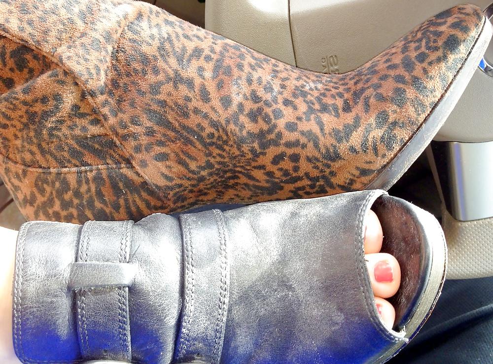 25P Red Pumps tied up and feet,dried cum