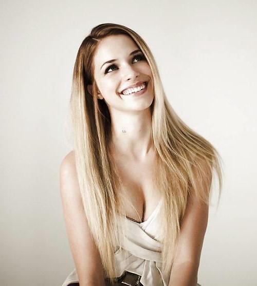 7P Alexis Knapp - big mouth, big boobs
