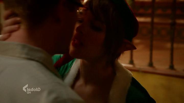 16P Renee Felice Smith