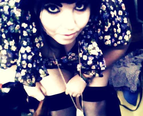 16P Emo Babe Chloe
