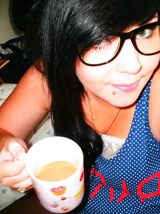 16P Emo Babe Chloe
