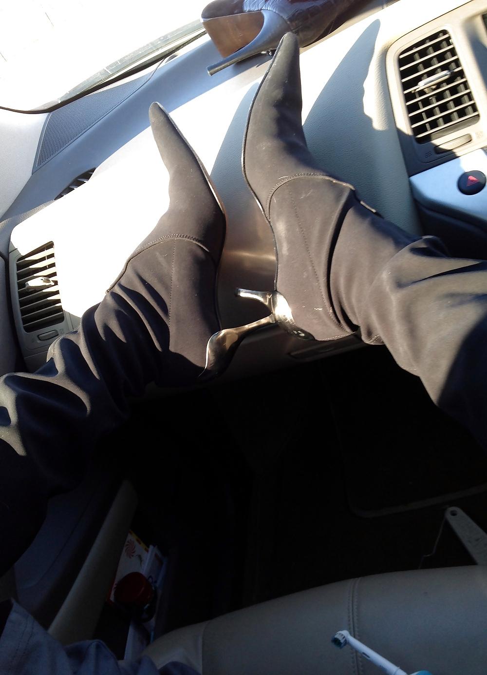25P Cole haan boots