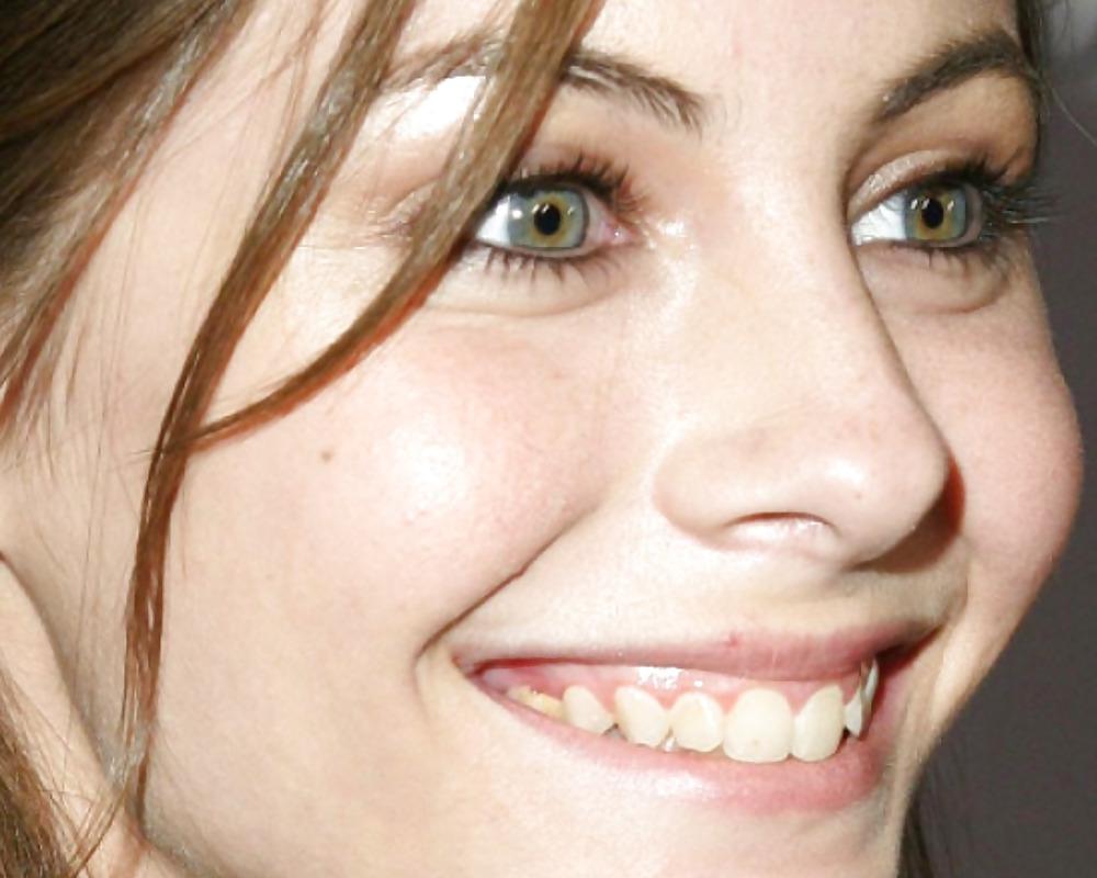 25P Celebrity close ups