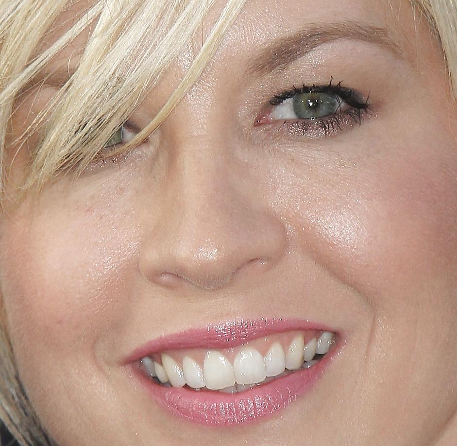 25P Celebrity close ups