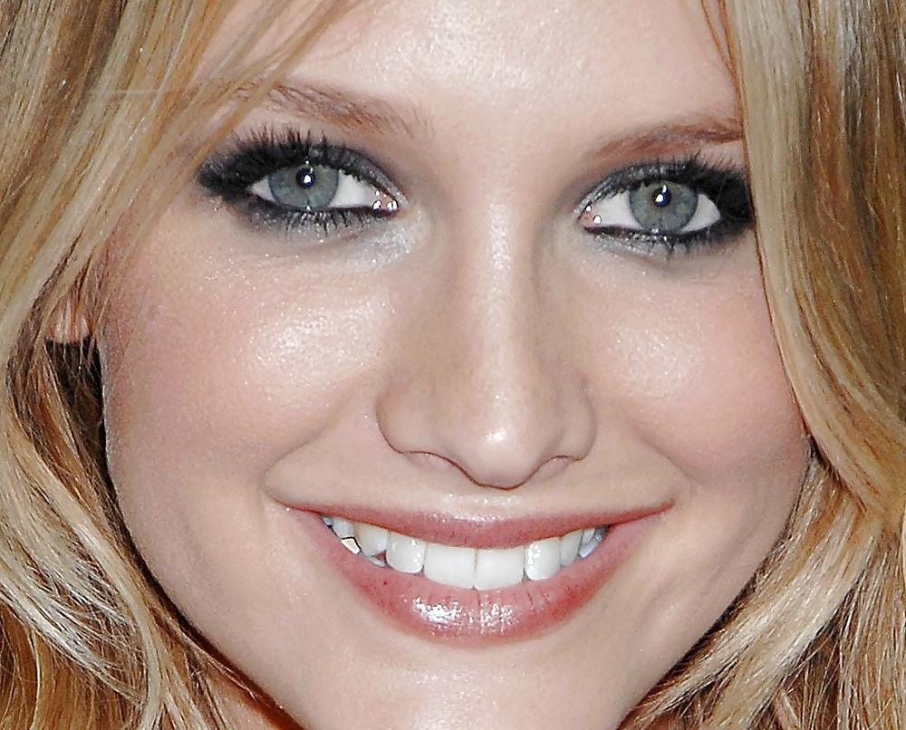 25P Celebrity close ups