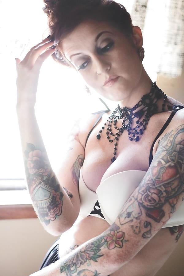 25P Retro Pin-Up Lingerie 2
