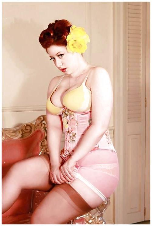 25P Retro Pin-Up Lingerie 2
