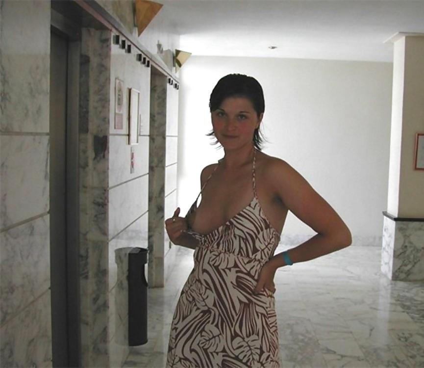 16P Swinger Wife Mila