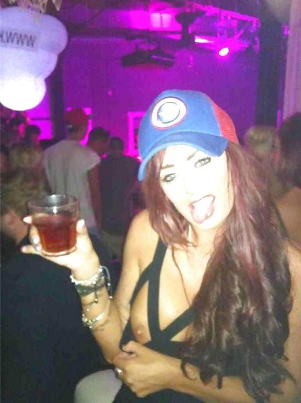 10P Amazing English Tits!