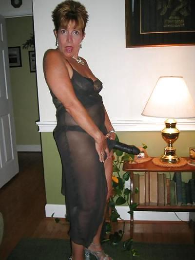14P Mature with strapon