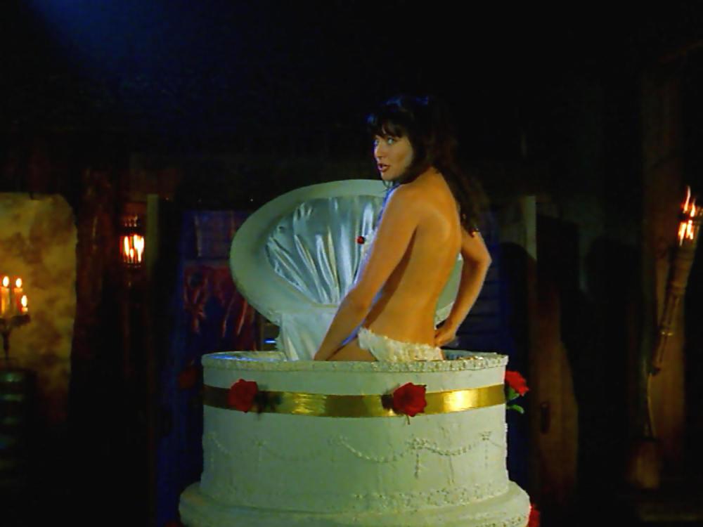 25P Lucy Lawless Ultimate Nude Collection