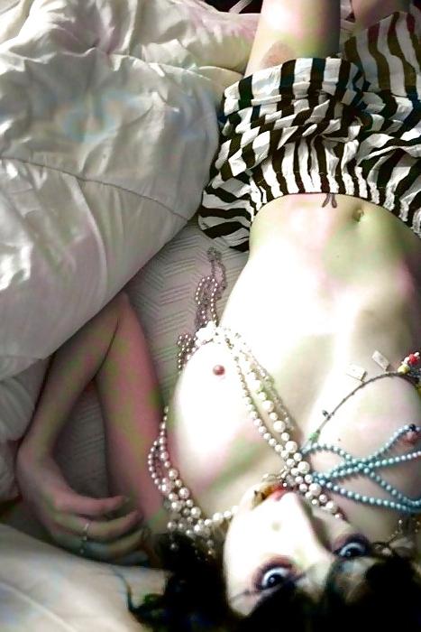 15P Emo & alternative teen girls I