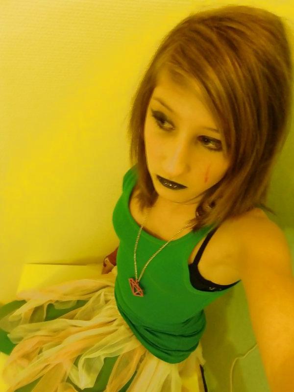 24P Hannah - emo girl