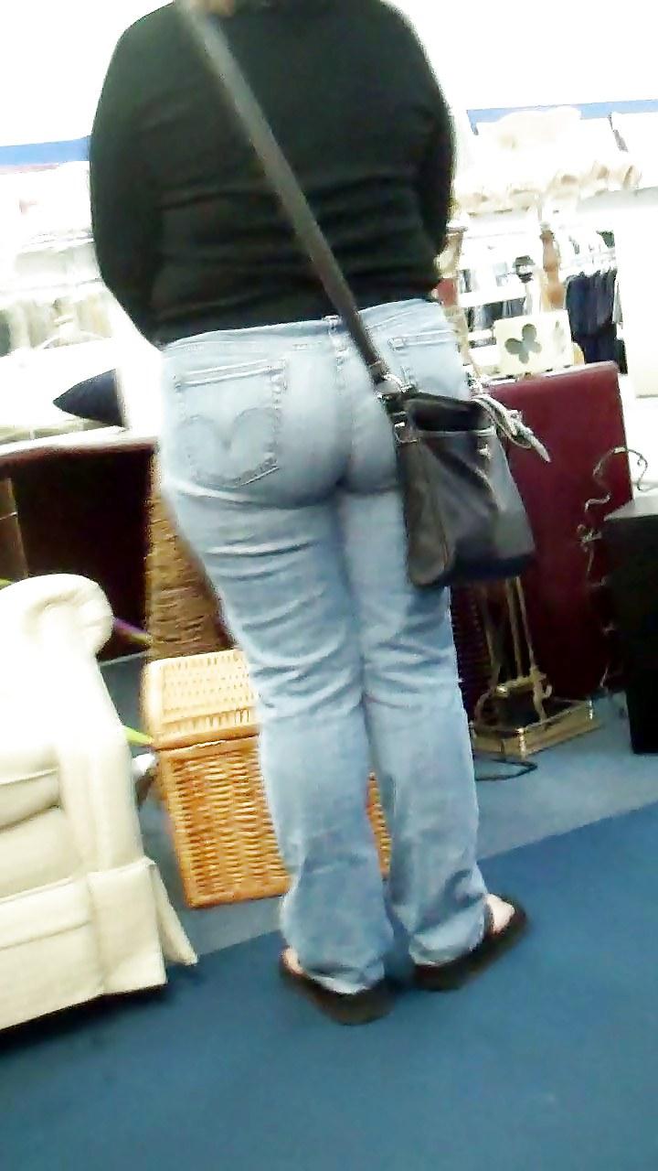6P Thick Mature Booty
