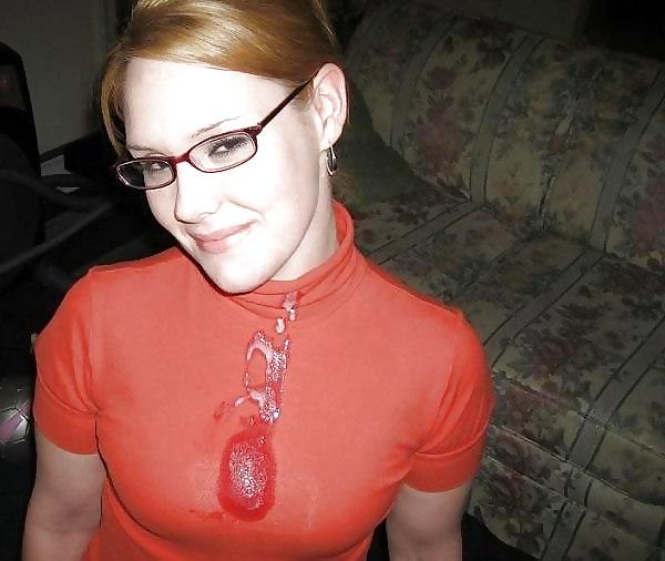 25P Cum on clothes.  good resolution.
