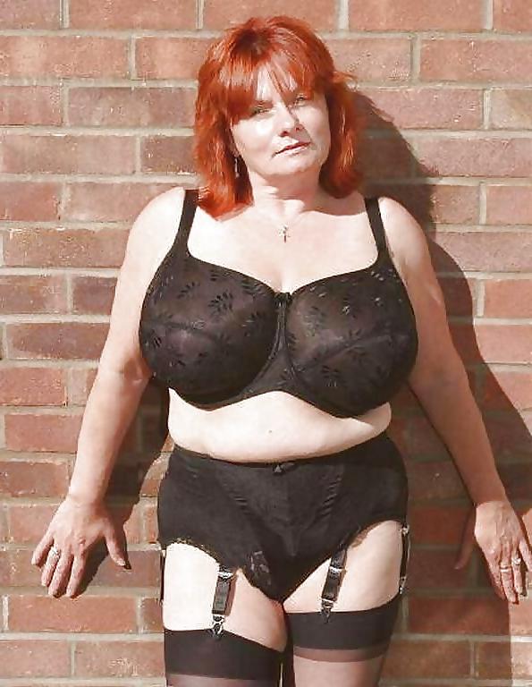 19P Sexy Mummy's Wearing Stockings Again!