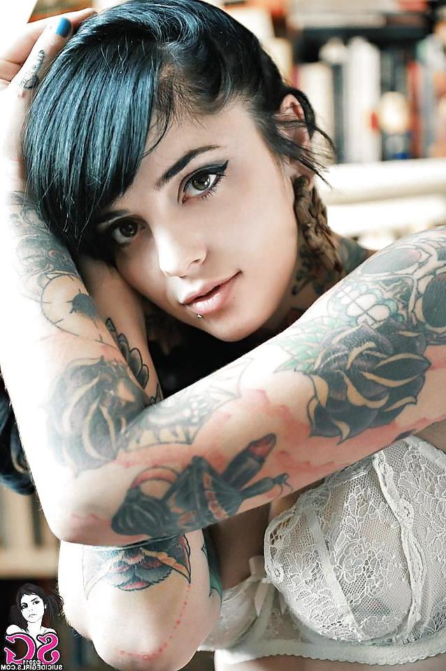 25P SEXY TATTOO BABES 3