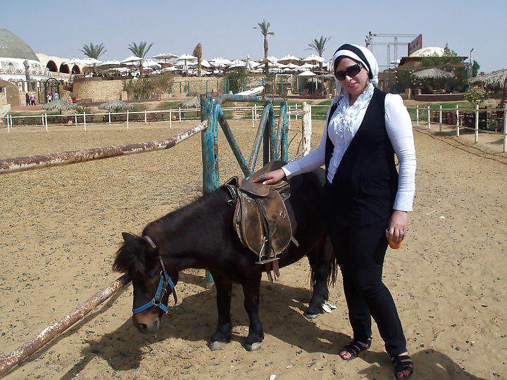 25P Arab hot girls 