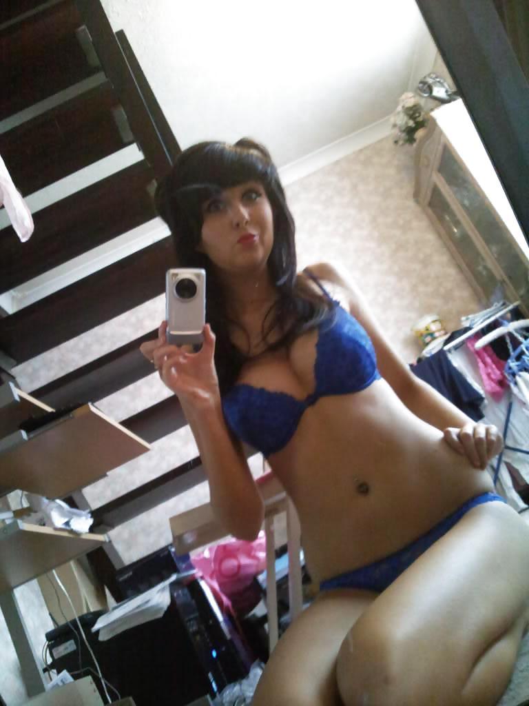 20P Emo brunette amazing eyes