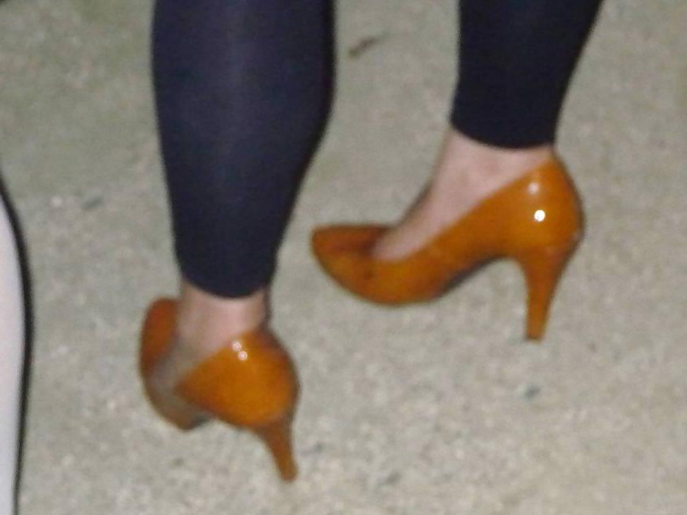 15P Japanese Candids - Feet on the Street 25