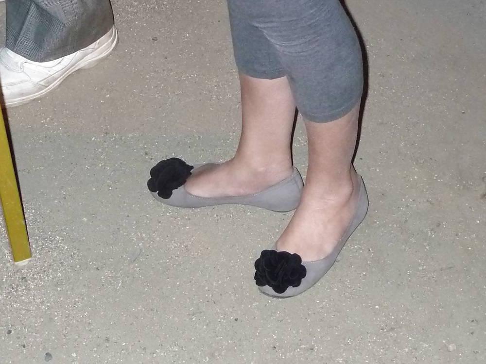 15P Japanese Candids - Feet on the Street 25
