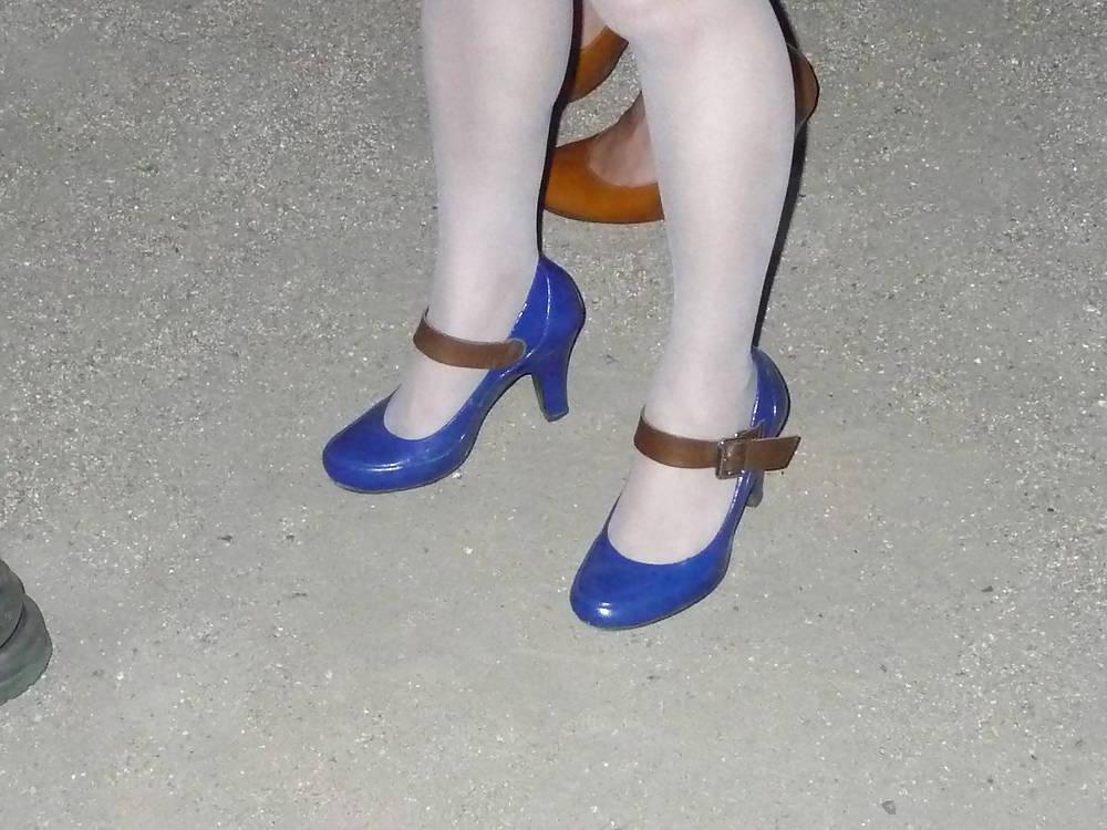 15P Japanese Candids - Feet on the Street 25