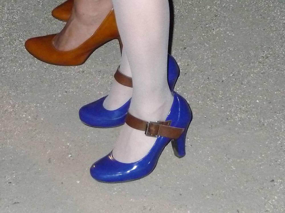 15P Japanese Candids - Feet on the Street 25