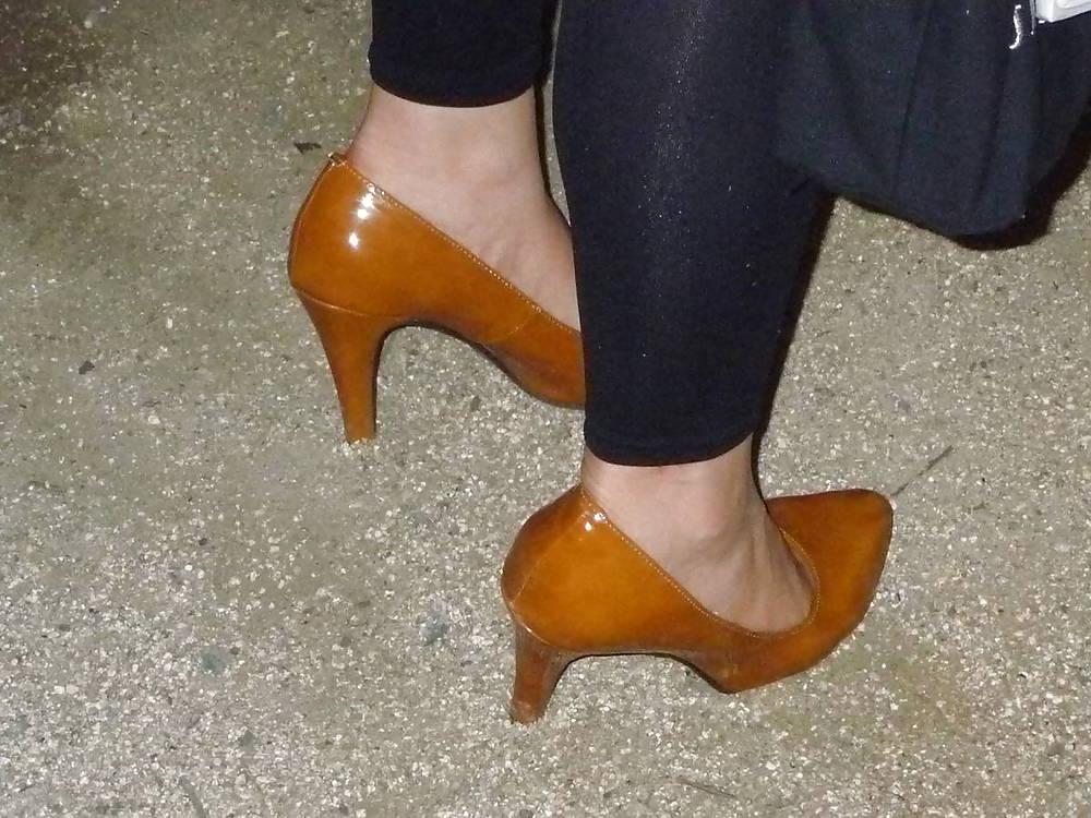 15P Japanese Candids - Feet on the Street 25