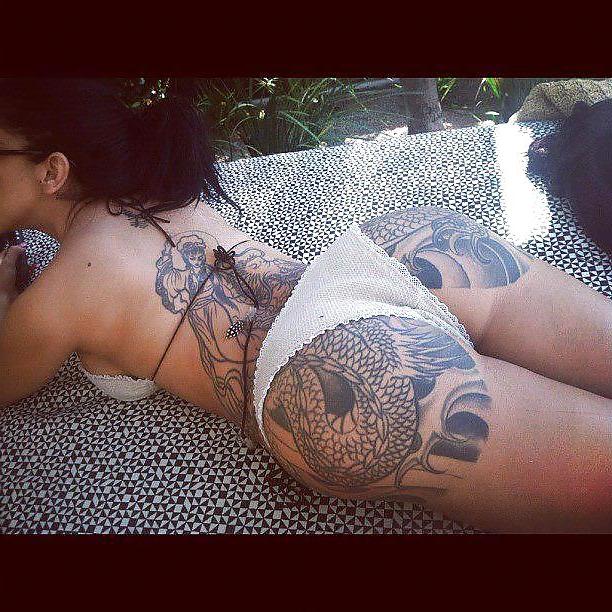 20P Big booty girls I