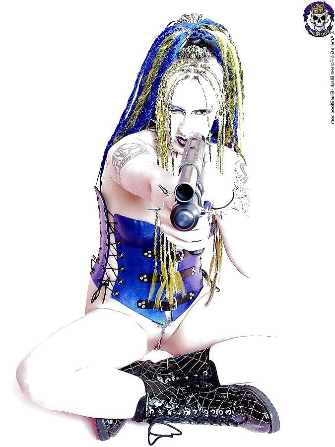 20P Hot Gothic and Emo Girls (1)