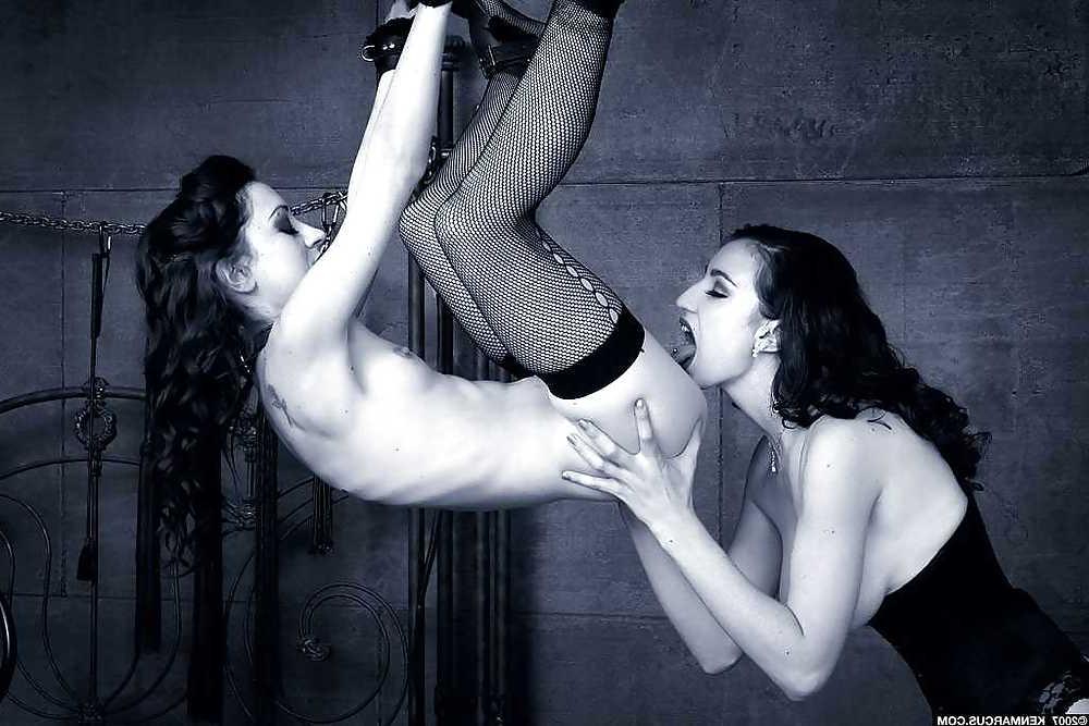 25P XES SUPER SEXY HORNY LADIES IN STOCKINGS BLACK&WHITE