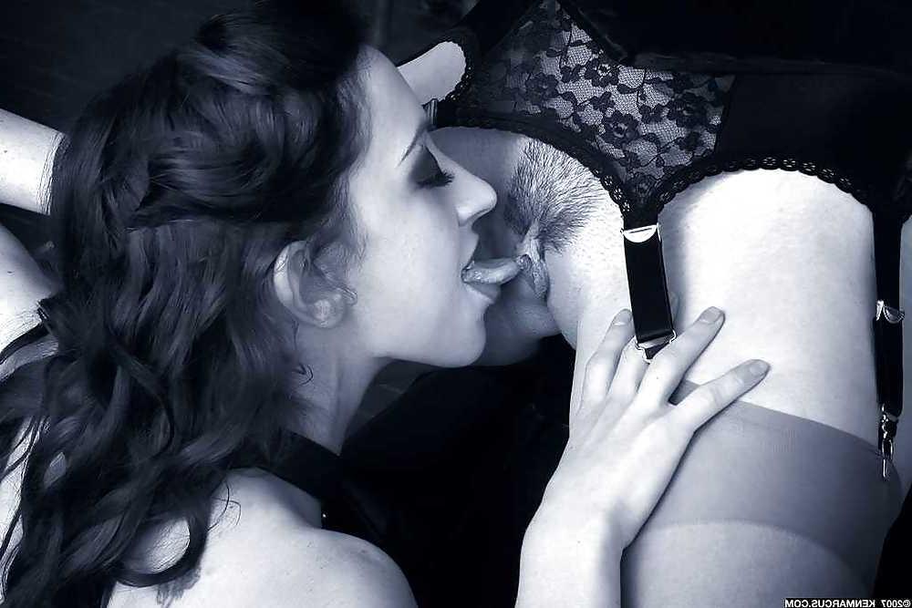 25P XES SUPER SEXY HORNY LADIES IN STOCKINGS BLACK&WHITE