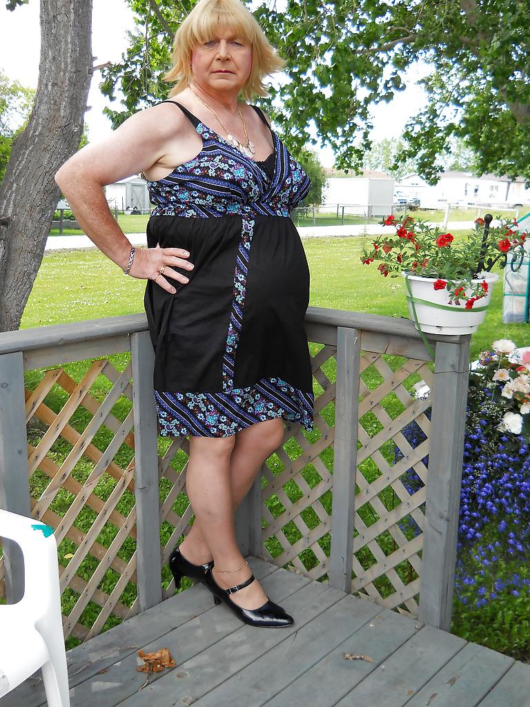 11P Mature crossdresser