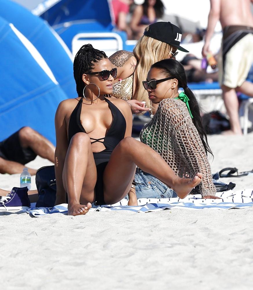 25P Celebrities Nude Slip 36