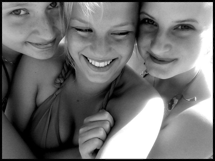 25P German Girls (Random)