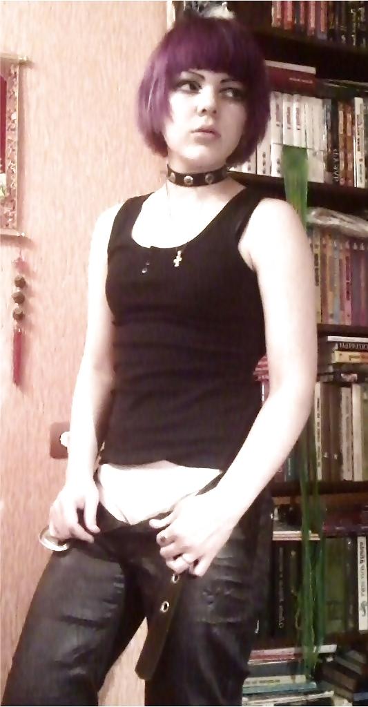 4P Erotic russian emo girl