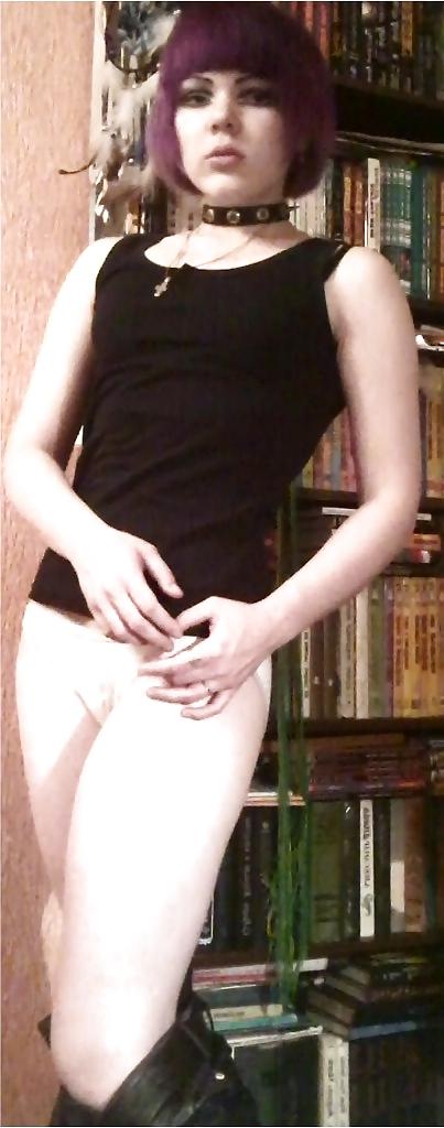 4P Erotic russian emo girl