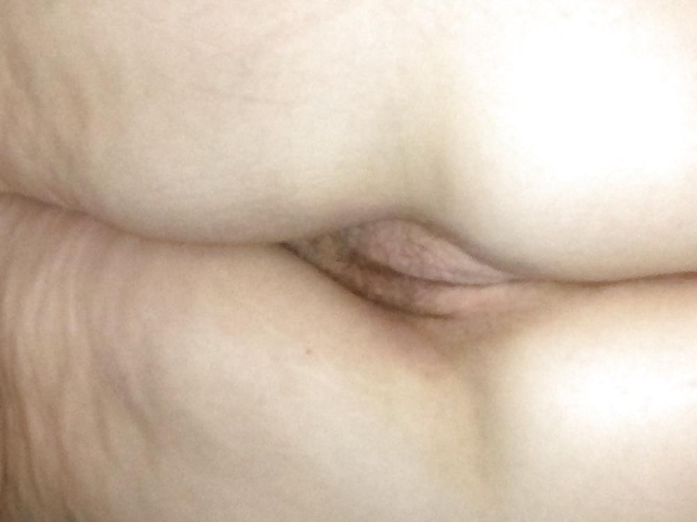 10P Wife shows tits and plump ass,pussy.