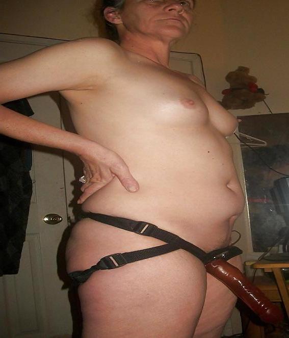 16P Wife and her strapon
